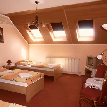 Kalman Panzio ベッド・アンド・ブレックファスト 4*