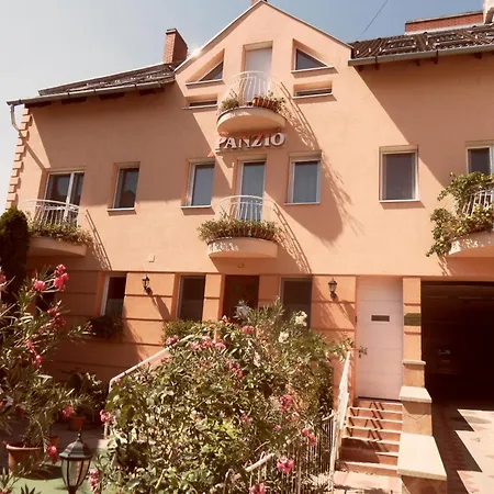 Bed and Breakfast Kalman Panzio Σέγκεντ