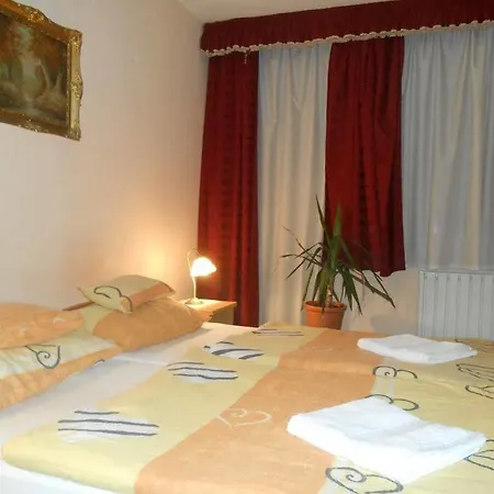 Kalman Panzio Bed & Breakfast *